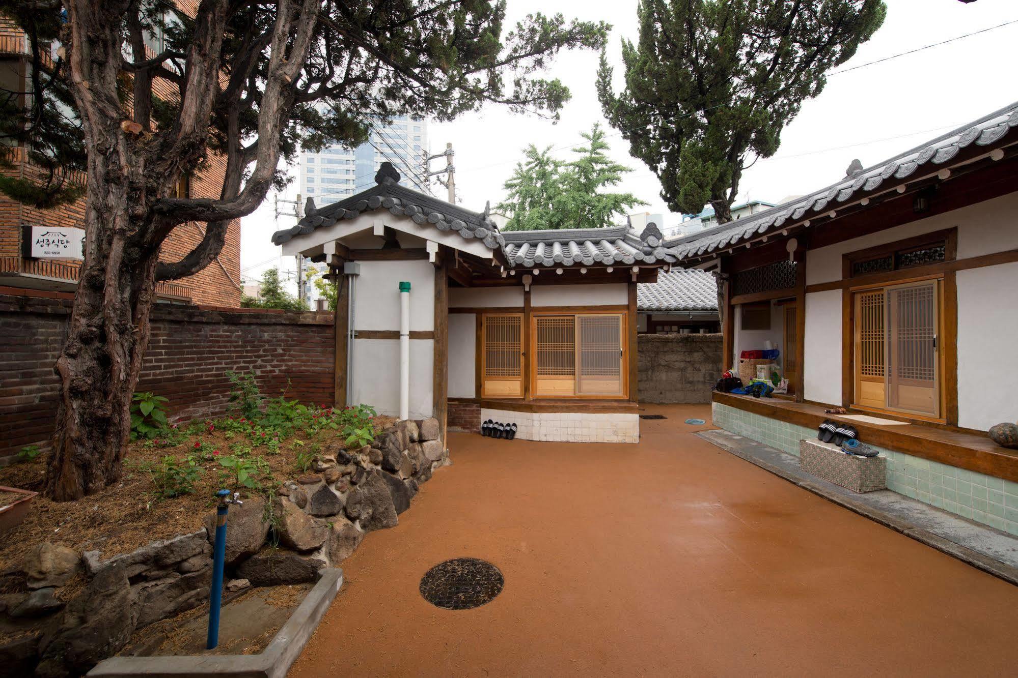 Empathy Hanok Guesthouse Daegu Bagian luar foto