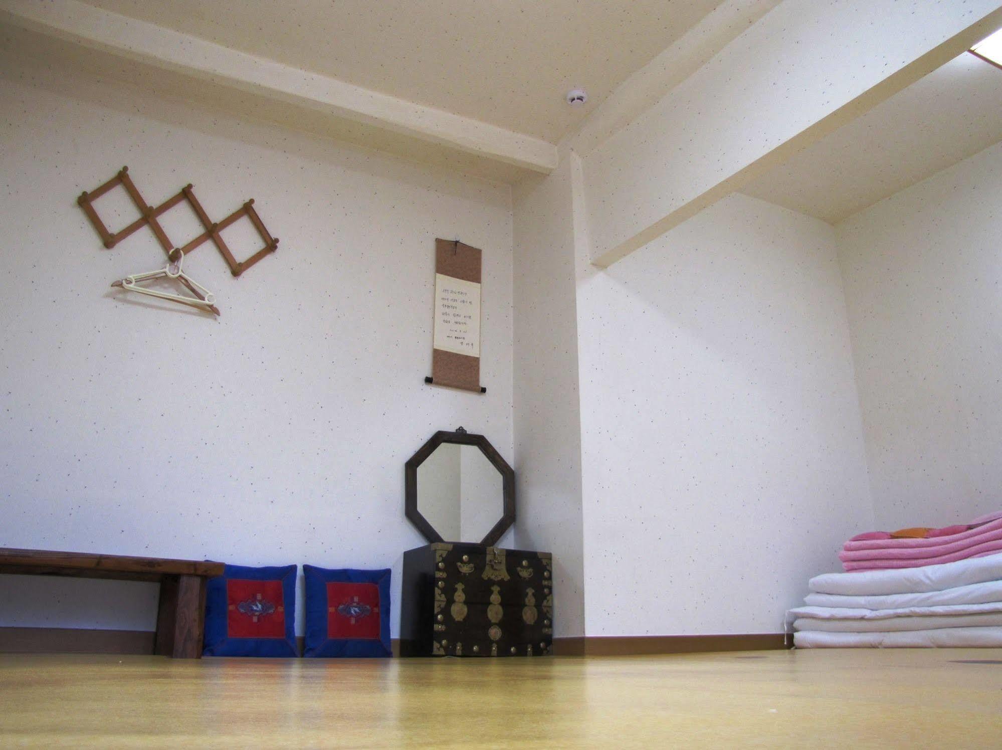 Empathy Hanok Guesthouse Daegu Bagian luar foto