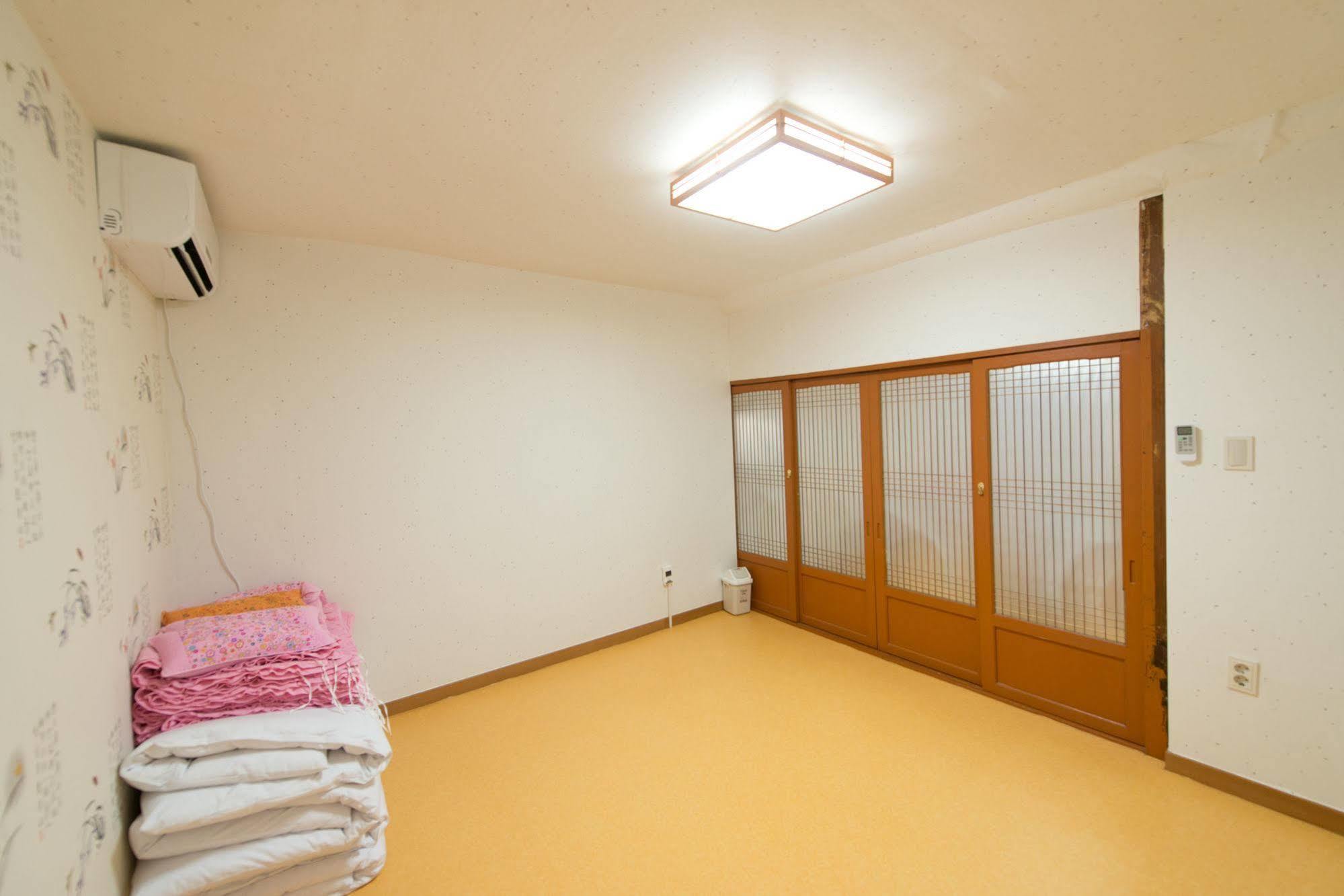 Empathy Hanok Guesthouse Daegu Bagian luar foto