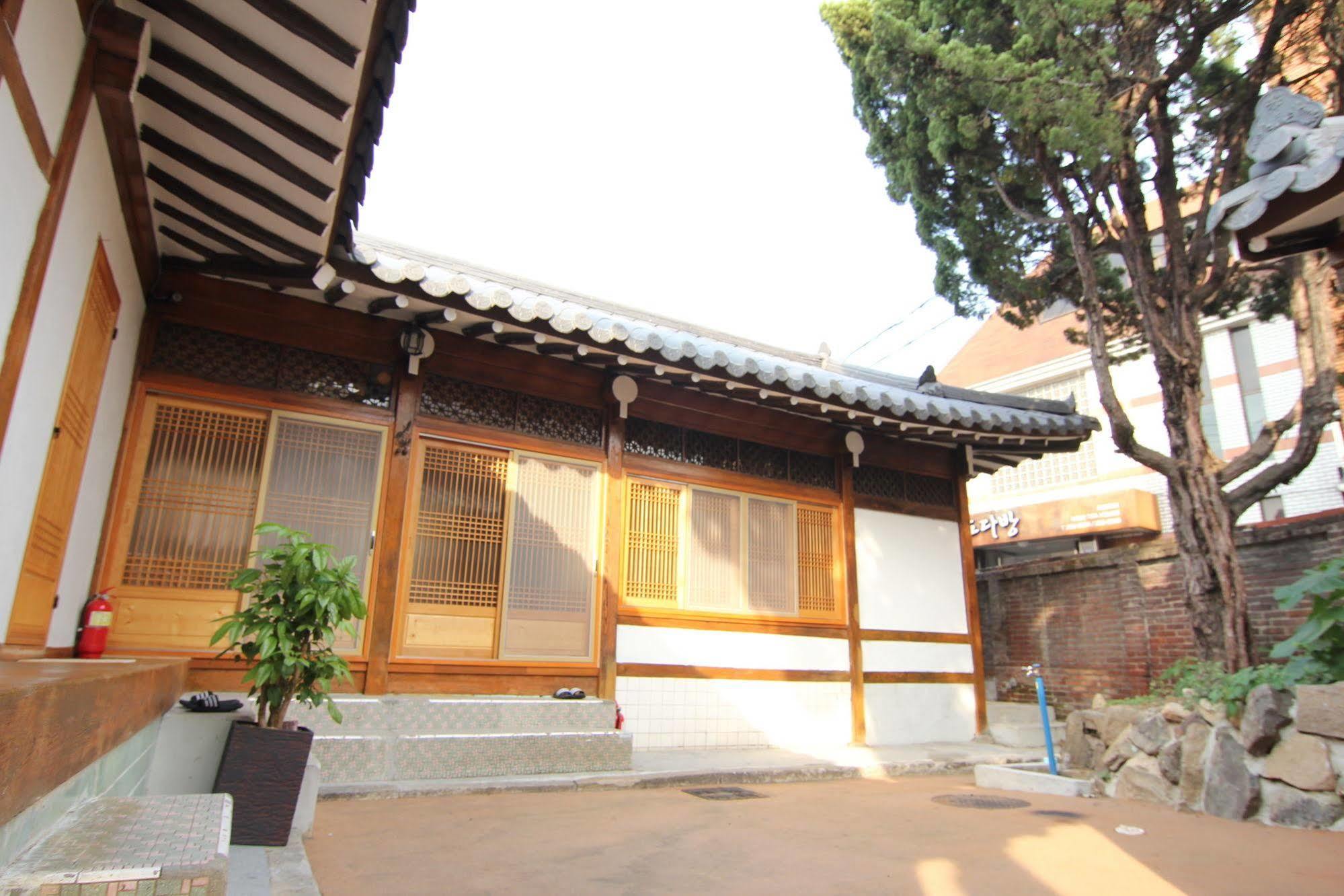 Empathy Hanok Guesthouse Daegu Bagian luar foto